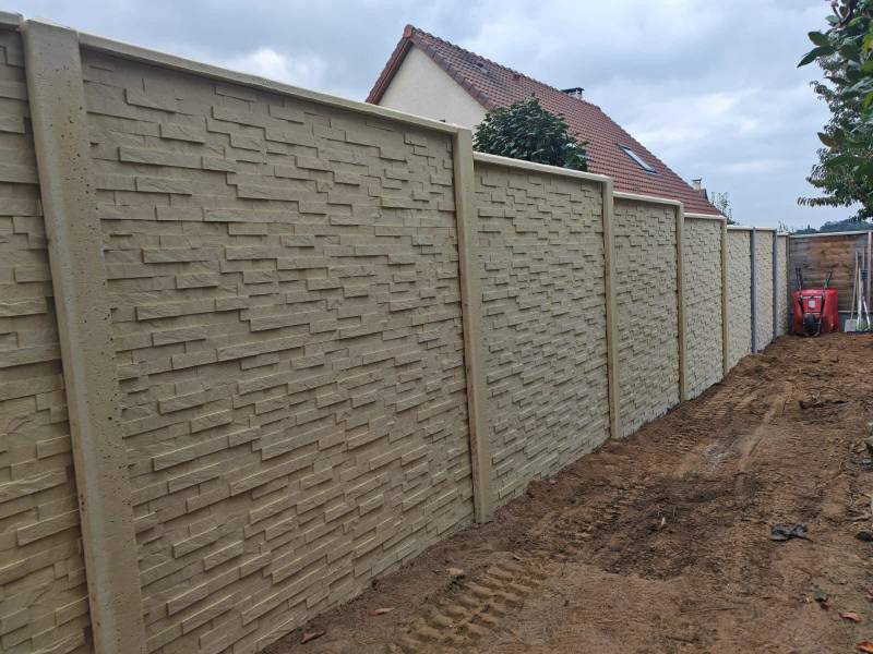 Pose de clôture en béton imprimé au Havre